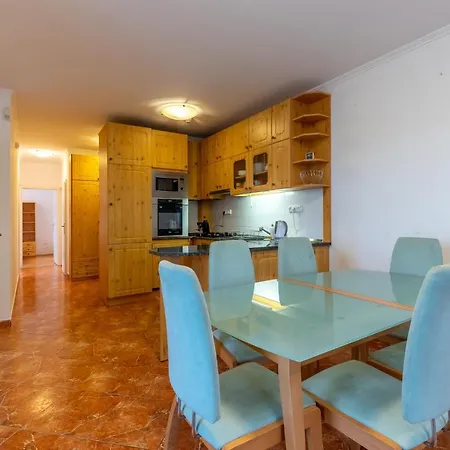 Egyuett A Csalad Ii By Bltn Apartment *