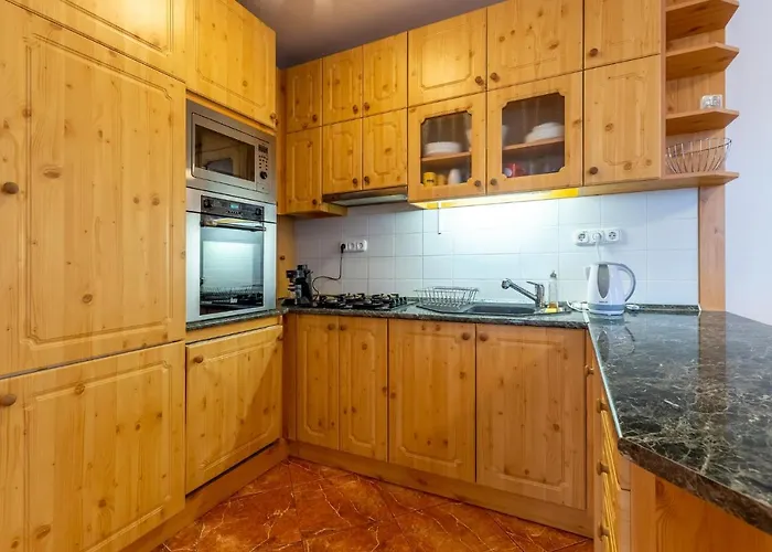 Egyuett A Csalad By Bltn Apartament