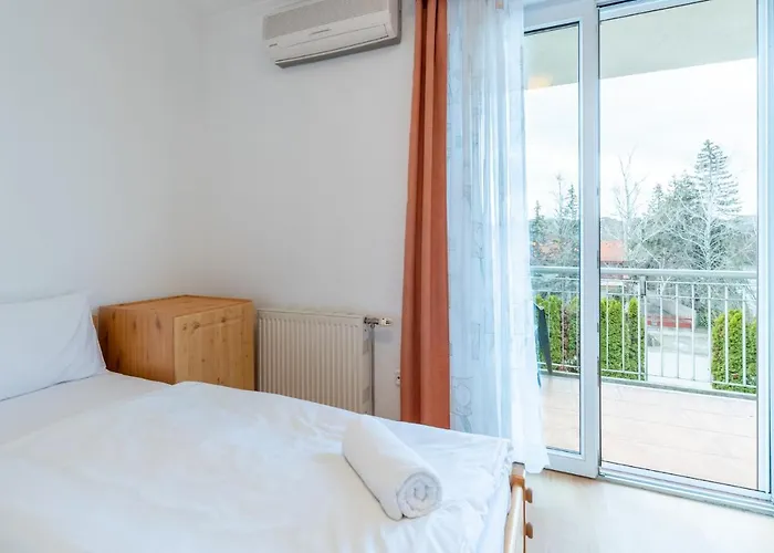 Egyuett A Csalad By Bltn Apartament Siófok